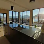 Classy Lofoten Villa *
